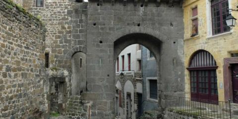 La montée vers la vieille ville et la cathédrale.