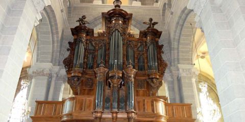 L'orgue magnifique en noyer !