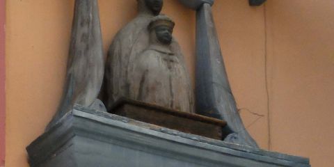 Une vierge noire et son enfant