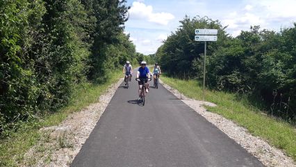 En route vers le resto par la toute nouvelle Voie Verte "La Bresse Jurasienne"
