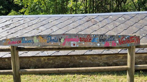La Carneille : des panneaux amusants