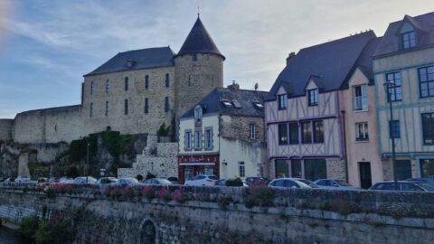 Mayenne : le château et les bords de la Mayenne