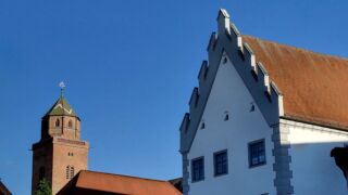 Fuggerhaus, ancienne demeure du gardien impérial Anton Fugger et vue sur la Liebfrauenmünster